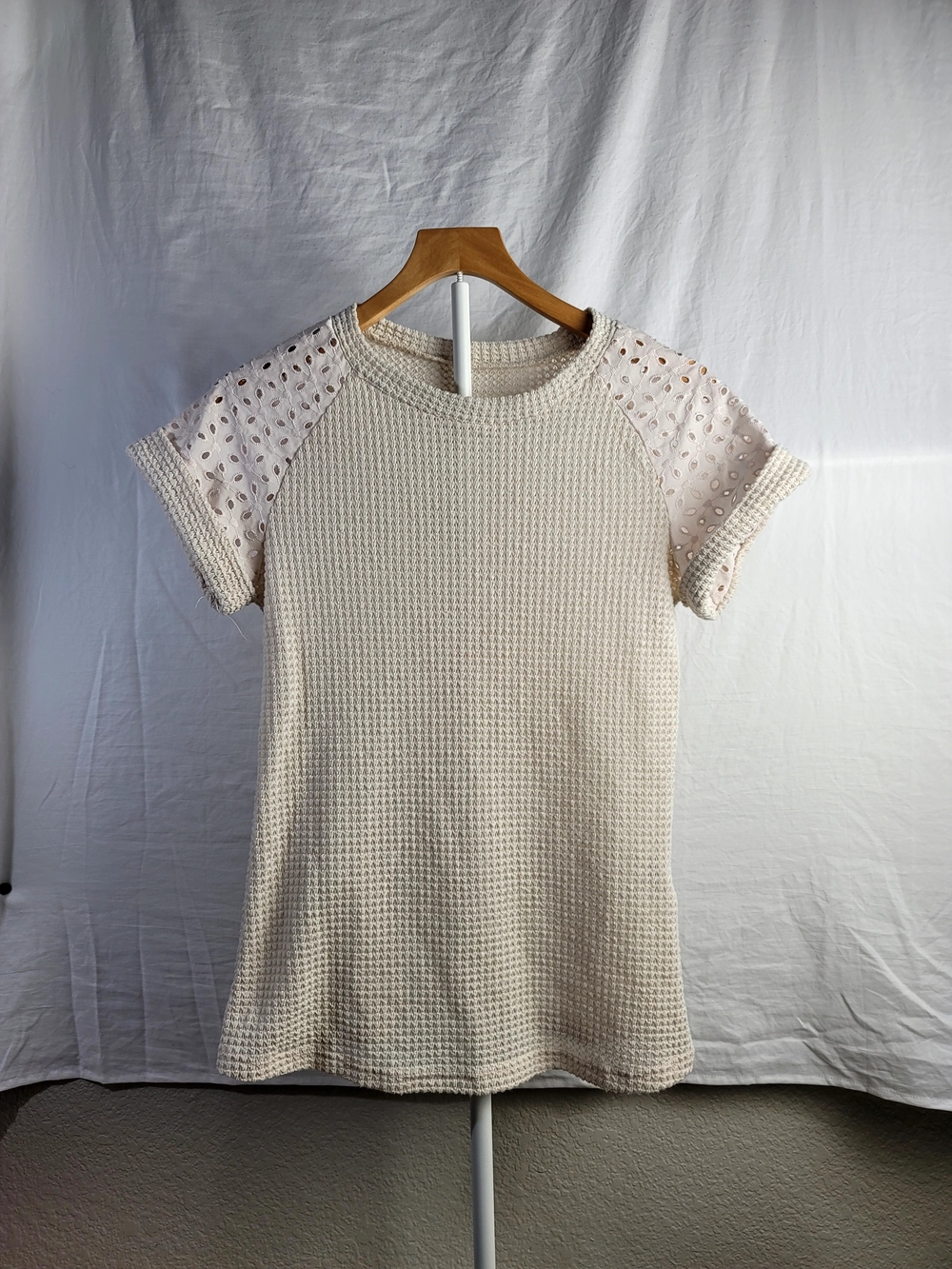 SHEIN Cream Eyelet Sleeve Waffle Knit Short Sleeve Top